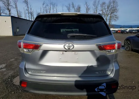 2015 Toyota Highlander Le from USA, damaged, VIN 5TDBKRFH5FS163818